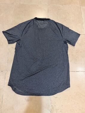 lululemon athletica Men's Dark Heather Gray Crew Neck Tee